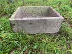 Betonnen trog, Tuin en Terras, Ophalen, Zo goed als nieuw