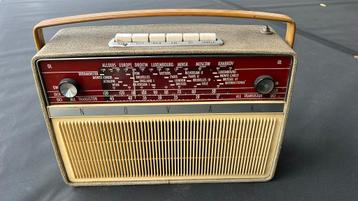 Radio Novak vintage disponible aux enchères