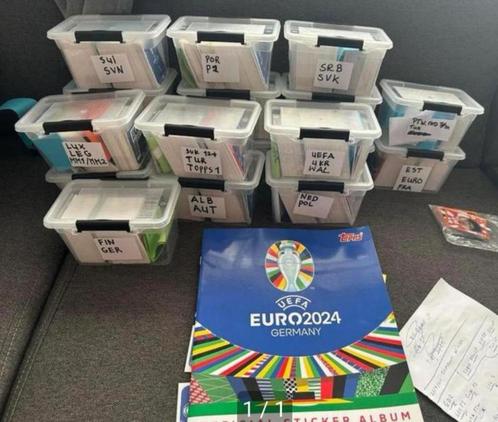 Topps euro 2024 Alles stickers. Sp s. Parallelen, Hobby en Vrije tijd, Stickers en Plaatjes, Nieuw, Meerdere stickers, Ophalen of Verzenden