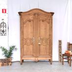 Armoire de mariée française ancienne en chêne lessivé épais, Enlèvement