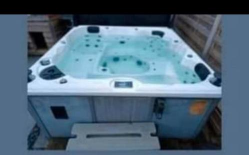 Jacuzzi : LIVRAISON ET INSTALLATION GRATUITES AVEC GARANTIE, Jardin & Terrasse, Accessoires de piscine, Comme neuf, Éclairage