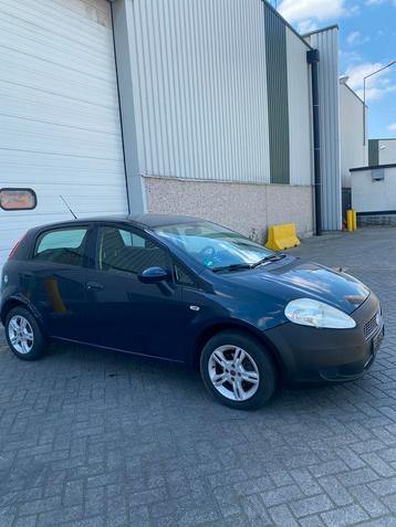 Fiat Punto 1.4 Benzine• Automaat• Parkeersensoren beschikbaar voor biedingen