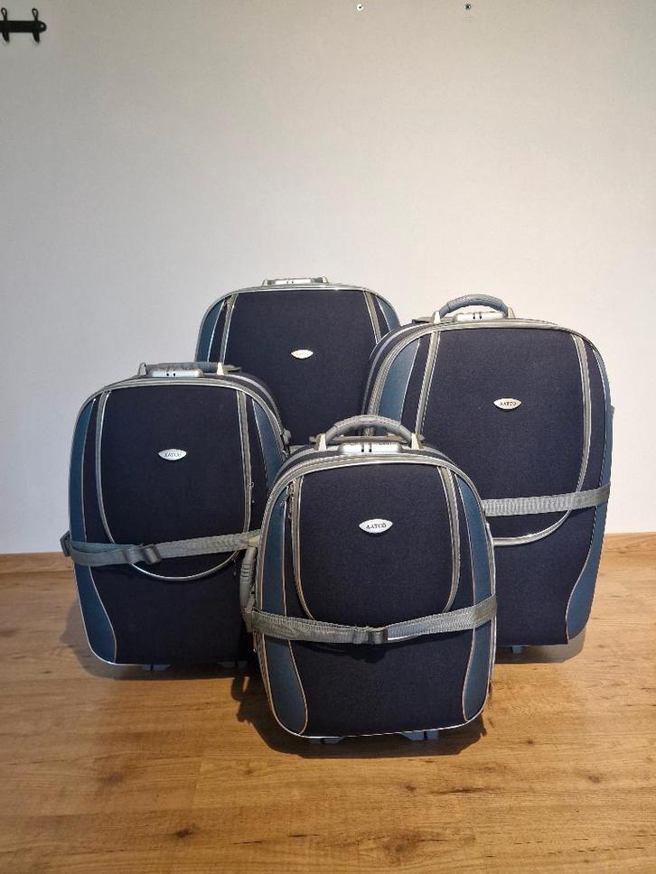 reiskoffers, Handtassen en Accessoires, Koffers, Zo goed als nieuw, Overige materialen, Slot, Uitschuifbare handgreep, Wieltjes