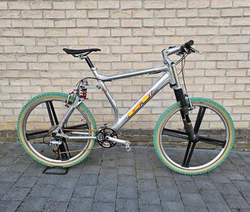 Retro vintage mtb GT LTS, Shimano XT, Syncros, RockShox 1998 beschikbaar voor biedingen