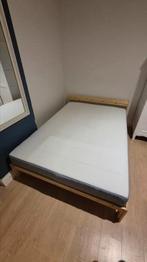 Bed Ikea Neiden(140x200cm) + lattenbodem + matras Vesteröy, Huis en Inrichting, Ophalen, Zo goed als nieuw
