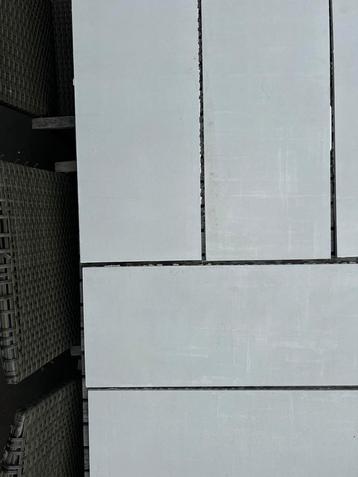 Keramische tegels 90 x 30 - 14 stuks beschikbaar voor biedingen