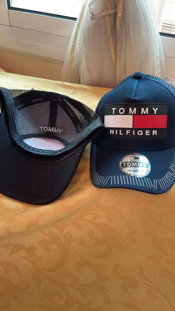 ② Casquette Tommy Hilfiger promotion 25€ — Chapeaux & Casquettes — 2ememain