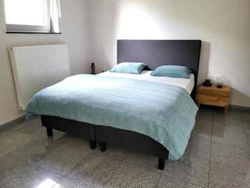 Bed boxspring + matras 160x200 beschikbaar voor biedingen