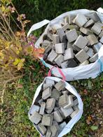 Betonklinkers licht- en donkergrijs gemengd, Ophalen, Gebruikt, Klinkers, Minder dan 5 m²