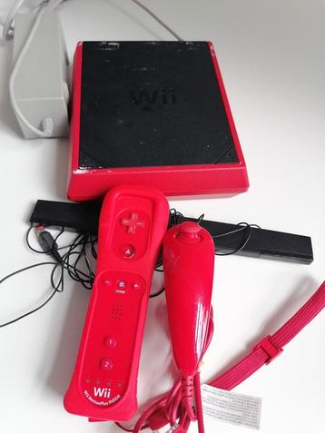 Wii rouge mini  disponible aux enchères