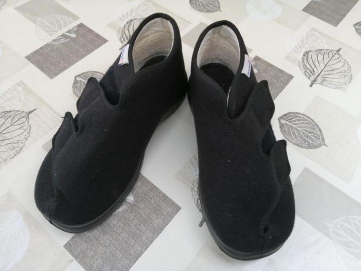 VAROMED PANTOFFEL MAAT 38 ZGAN, Kleding | Dames, Schoenen, Zo goed als nieuw, Pantoffels of Sloffen, Blauw, Ophalen of Verzenden
