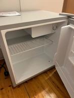 Koelkast, Elektronische apparatuur, Koelkasten en IJskasten, Ophalen, Energieklasse A of zuiniger, Met vriesvak, Minder dan 45 cm