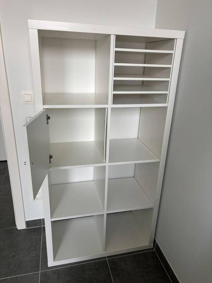 IKEA Kallax kast – wit – met deur & documentenplanken, Huis en Inrichting, Kasten | Vitrinekasten, Gebruikt, Ophalen