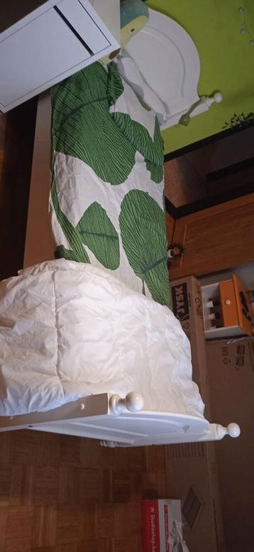 1 persoons bed (hemelbed) beschikbaar voor biedingen