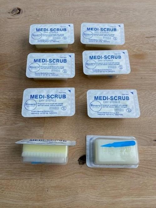 8 pièces de Medi-Scrub — Nouveau !, Divers, Matériel Infirmier, Neuf, Enlèvement ou Envoi