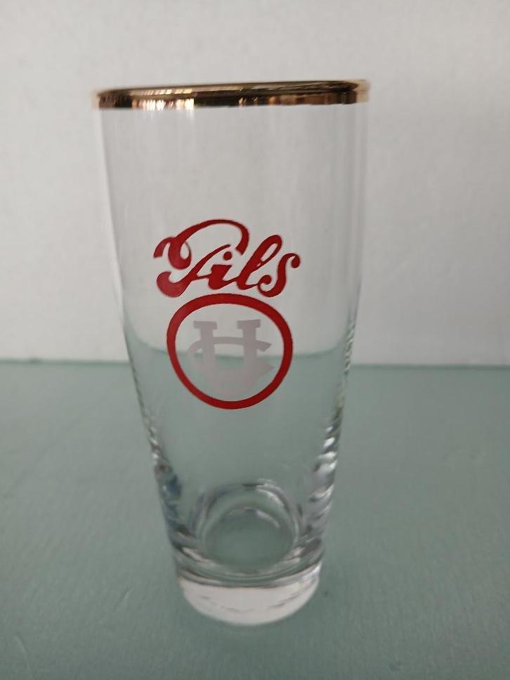 Voormalig UC PILS-glas van La Brie Union des Coà Fal, Verzamelen, Biermerken, Zo goed als nieuw, Glas of Glazen, Overige merken