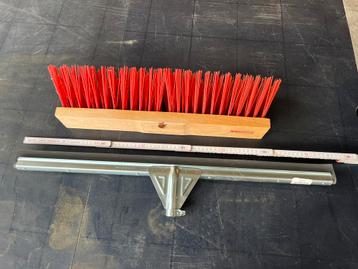 Borstel + aftrekker nieuw! beschikbaar voor biedingen