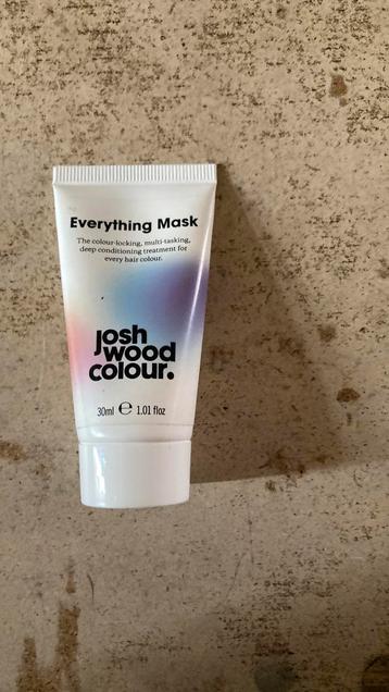 Everything mask - Josh Wood Colour beschikbaar voor biedingen