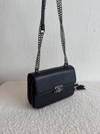 Prada schoudertas zwart, Handtassen en Accessoires, Tassen | Schoudertassen, Overige merken, Zwart, Nieuw, Ophalen of Verzenden