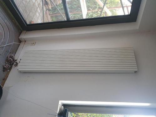 2x verticale sierradiator Vasco 41,5x180cm wit, therm. kraan, Doe-het-zelf en Bouw, Verwarming en Radiatoren, Gebruikt, Radiator