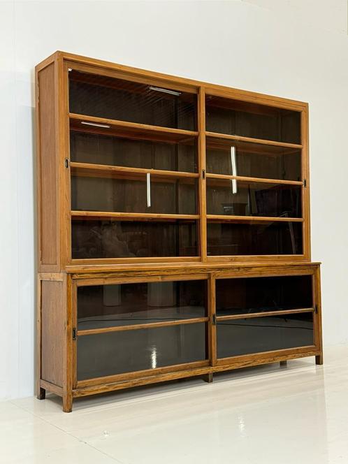 Vitrinekast boekenkast teak vintage landelijk, Huis en Inrichting, Kasten | Boekenkasten, Teakhout, Ophalen