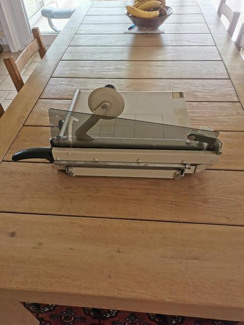 papiersnijder, Diversen, Bureau-accessoires, Zo goed als nieuw, Ophalen