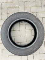 2 pneus TOYO hiver 205/60 R16, Auto-onderdelen, Banden en Velgen, Ophalen, 16 inch, Band(en), Bestelwagen