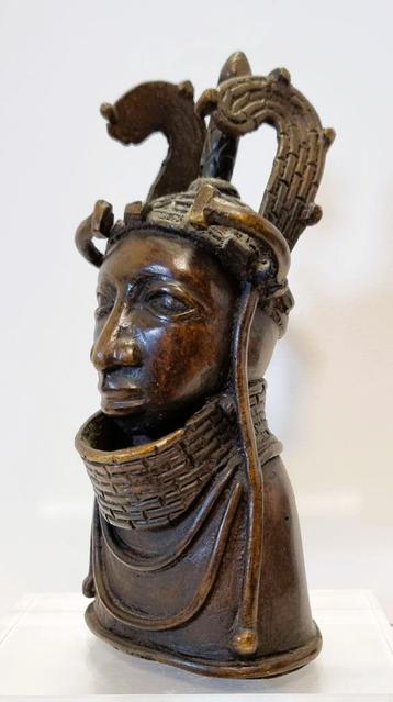 Statue de roi africain en bronze du Nigeria., Enlèvement ou Envoi