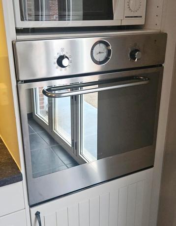 Elektrische oven met grill beschikbaar voor biedingen