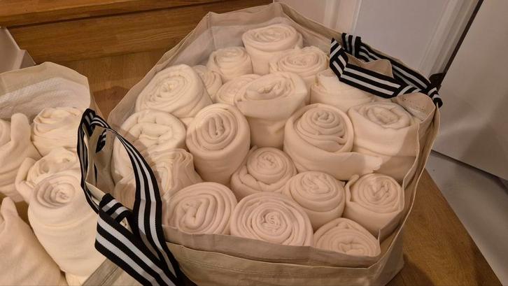 28 fleece dekentjes, Ikea Thorgun, Huis en Inrichting, Woonaccessoires | Plaids en Woondekens, Ophalen