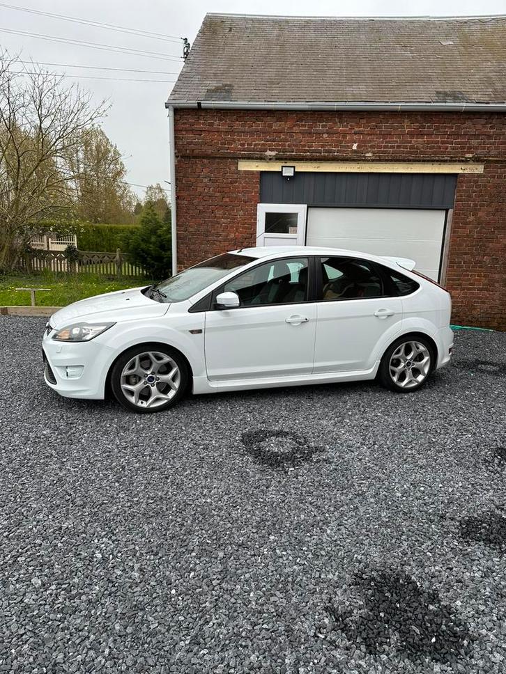 Focus ST, Auto's, Ford, Particulier, Focus, Benzine, 5 deurs, Handgeschakeld, Wit, Grijs, Stof, Onderhoudsboekje, Ophalen