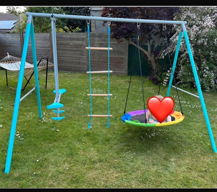 Zeer kwalitatieve schommel van SWEIKO met ijzeren frame, Kinderen en Baby's, Speelgoed | Buiten | Speeltoestellen, Zo goed als nieuw