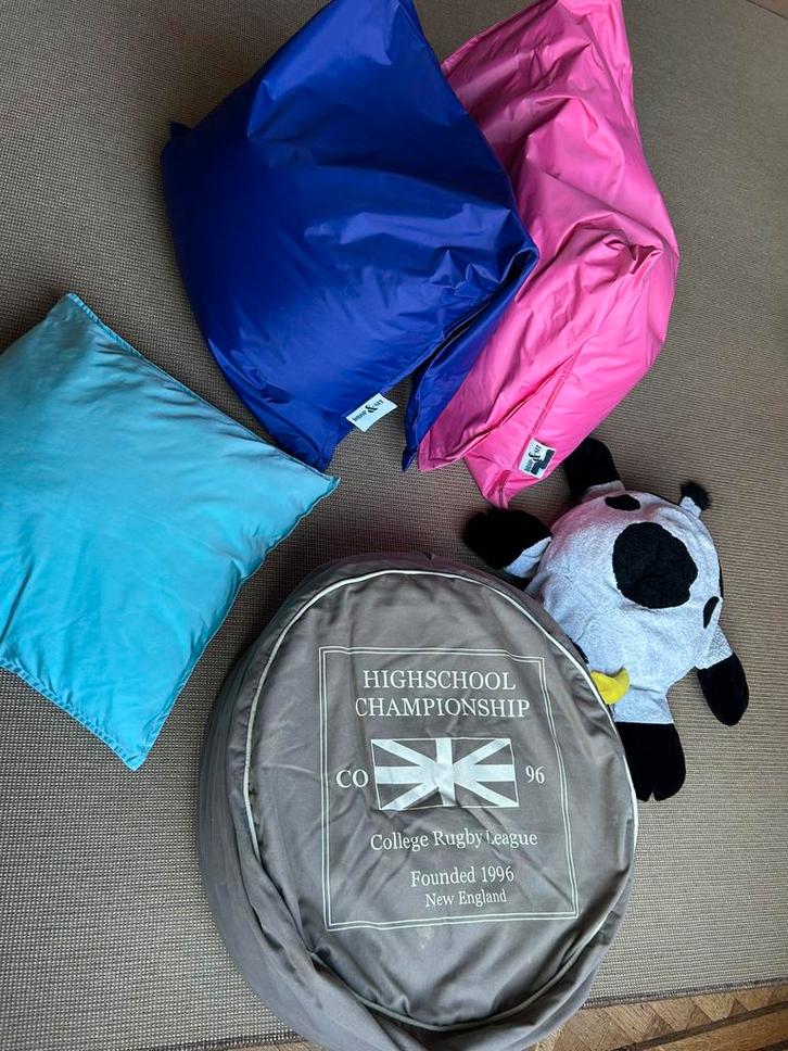 Poufs et coussins divers, Huis en Inrichting, Zitzakken, Zo goed als nieuw, Zitzak, Blauw, Ophalen