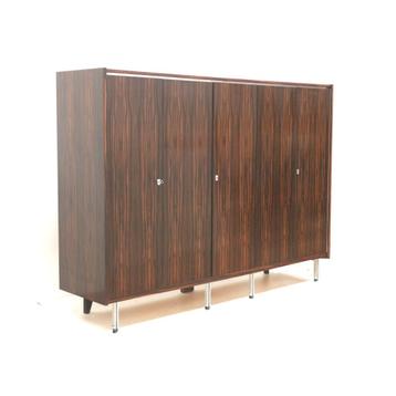 Grote palissander vintage design kledingkast jaren '60 '70 beschikbaar voor biedingen