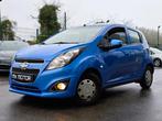 Chevrolet Spark 1.0 ESSENCE 68CV CLIMATISATION - GARANTIE, Auto's, Euro 5, 50 kW, Blauw, Radio