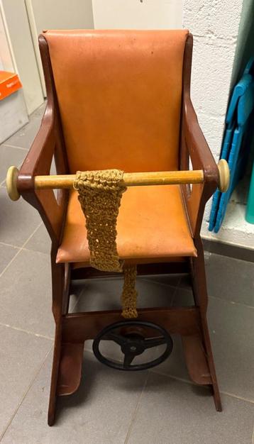 chaise haute vintage pour enfant beschikbaar voor biedingen