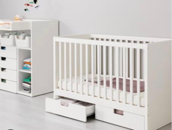 Ikea stuva babybed / kinderbed incl perfecte matras, Kinderen en Baby's, Babywiegjes en Ledikanten, Zo goed als nieuw, Ledikant