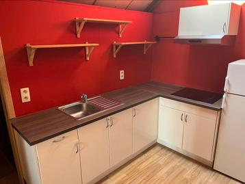 Keuken met werkblad beschikbaar voor biedingen