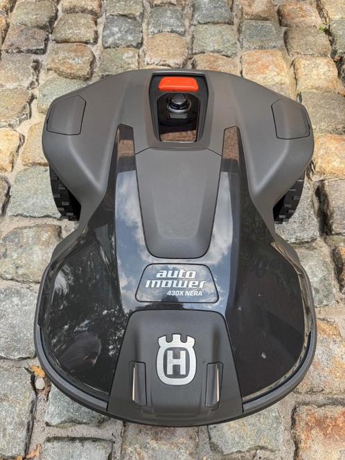 Robotmaaier Husqvarna 430X Nera, Tuin en Terras, Robotmaaiers, Zo goed als nieuw, Meer dan 25 cm, Met regensensor, Bestuurbaar via app