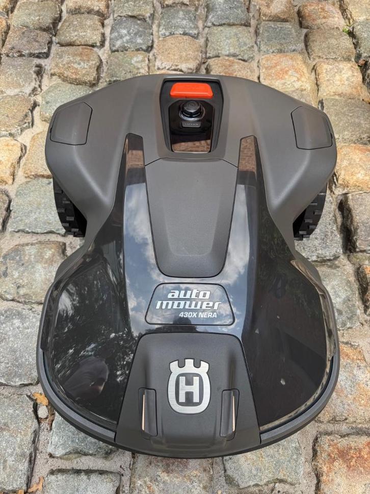 Robotmaaier Husqvarna 430X Nera, Tuin en Terras, Robotmaaiers, Zo goed als nieuw, Meer dan 25 cm, Met regensensor, Bestuurbaar via app
