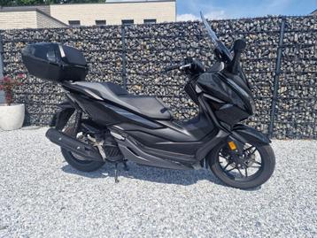 Honda Forza 125cc / 7900 km / Nieuwstaat !!! beschikbaar voor biedingen