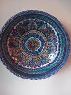 Set handbeschilderde aardewerken sierborden – majolica stijl, Ophalen