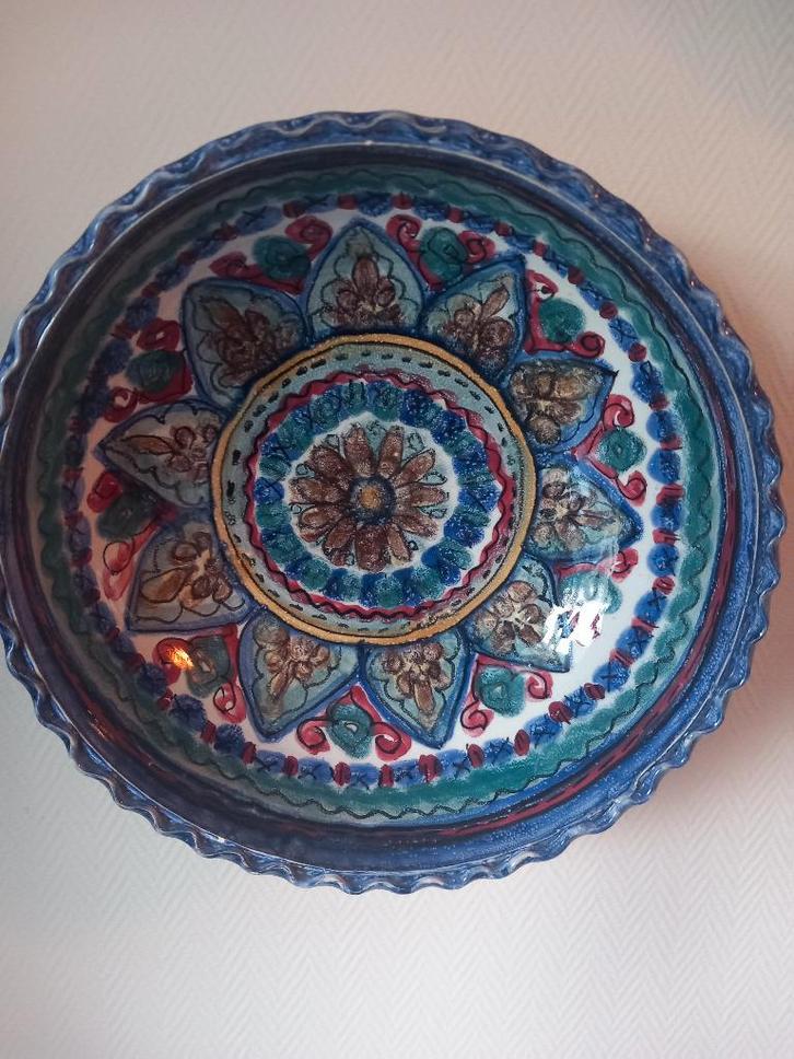 Set handbeschilderde aardewerken sierborden – majolica stijl, Antiek en Kunst, Antiek | Wandborden en Tegels, Ophalen