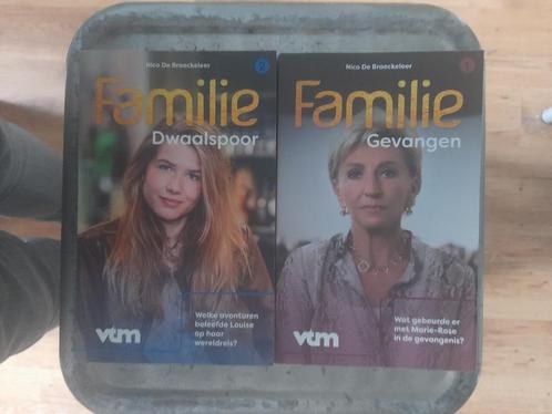 Twee familie-boekjes, Boeken, Romans, Zo goed als nieuw, België, Verzenden