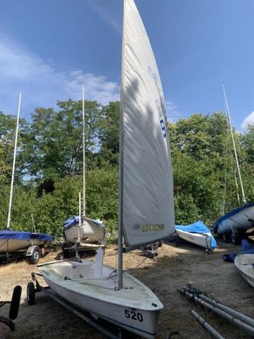 Splash zeilboot beschikbaar voor biedingen