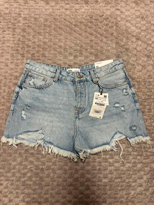 Denimshort voor dames van Zara, nieuw met label, maat 42, Kleding | Dames, Spijkerbroeken en Jeans, Zo goed als nieuw, W33 - W36 (confectie 42/44)