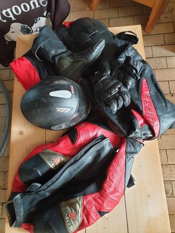 Set motorkledij + helm + handschoenen