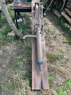 Gietijzeren waterpomp / pomp op hout, Ophalen, Gebruikt