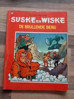 Eerste druk Suske en Wiske: de brullende berg, Gelezen, Ophalen of Verzenden, Eén stripboek, Willy vandersteen