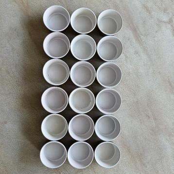 18 keramische ovenschaaltjes. beschikbaar voor biedingen